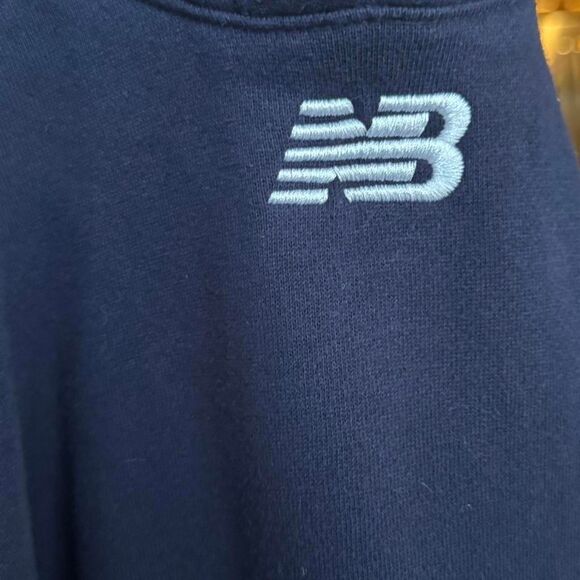 New-balance Navy and Blue Hoodie MEDIUM - Picture 2 of 2